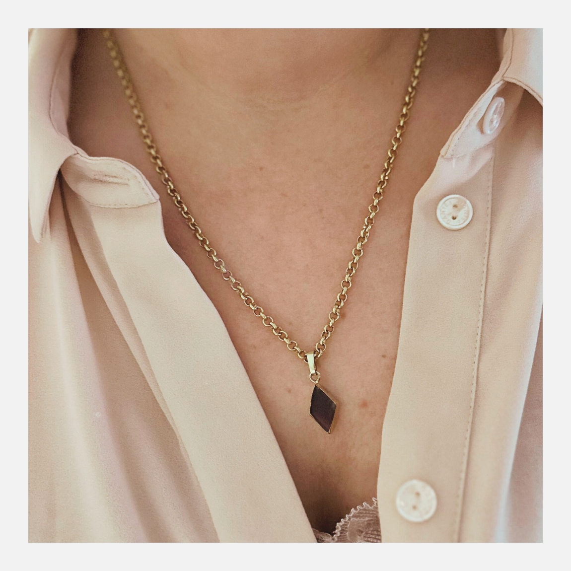 Ketting Amethist ruitvormige steen gold plated €29.50