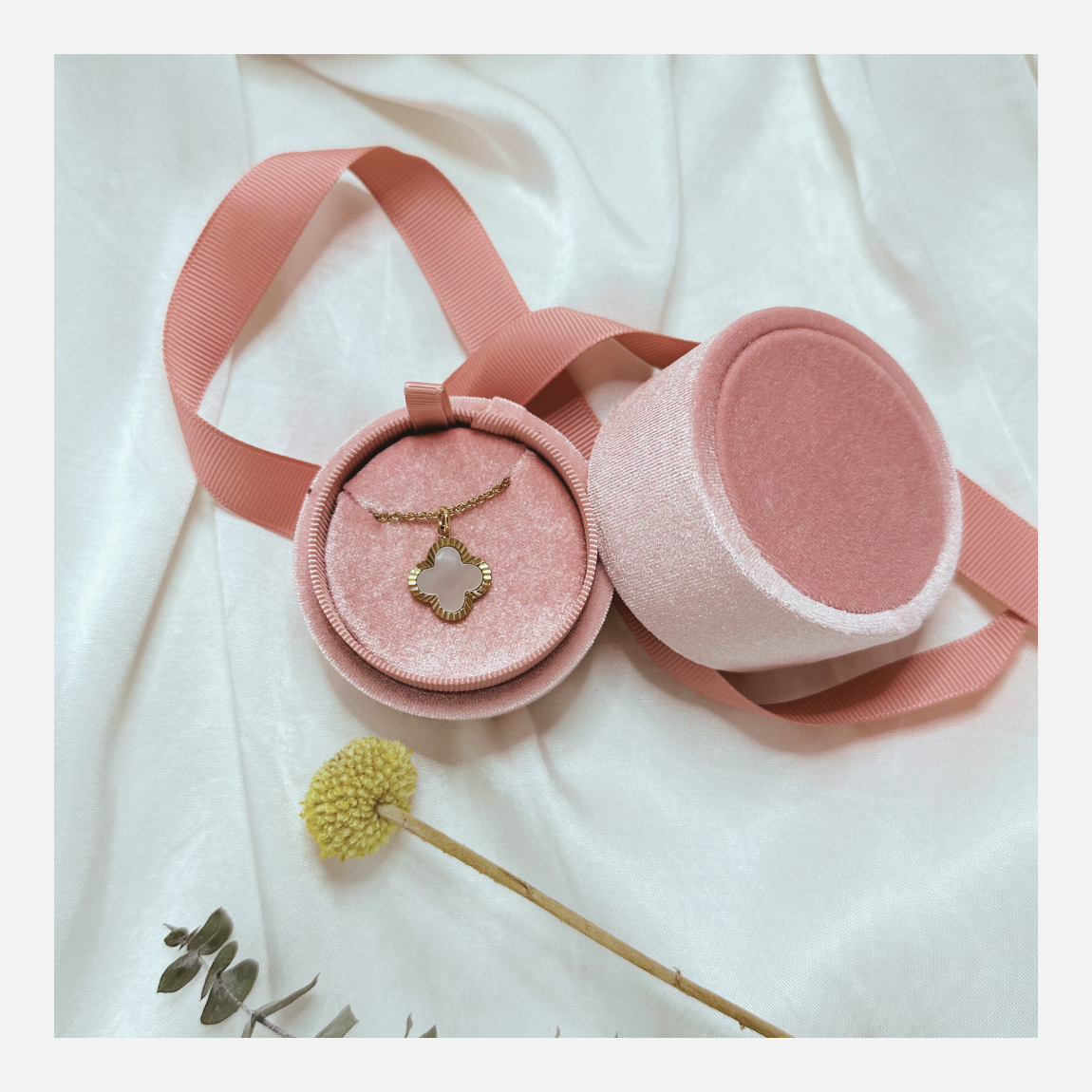 Parelmoer Good luck ketting