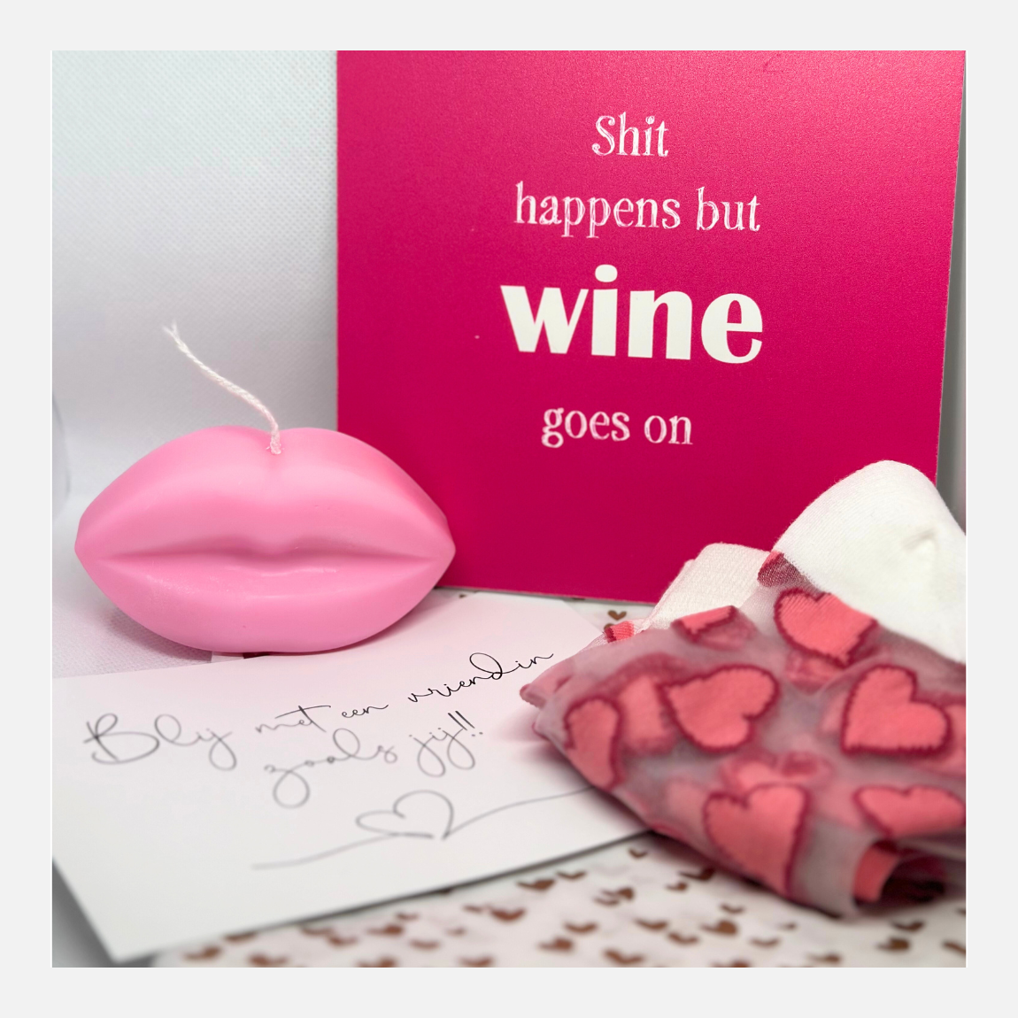 brievenbuspakket blij met een vriendin zoals jij. forex tegel sokken en sojakaars lips en kaartje €23.95